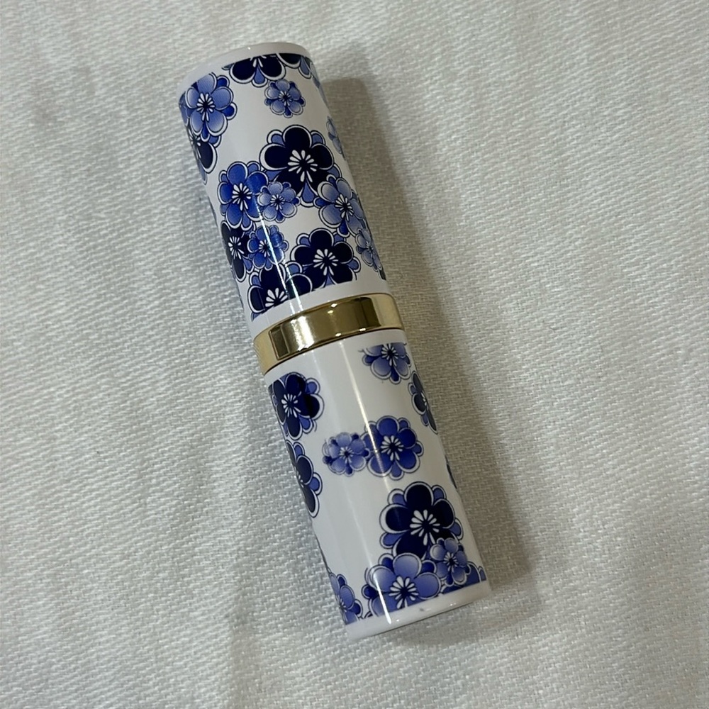 NEW Estée Lauder- Pink Sunset Lipstick